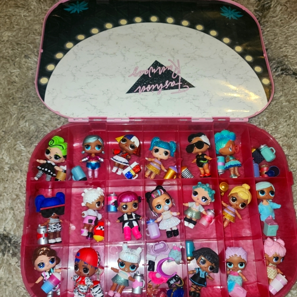 LOL Dolls and Case